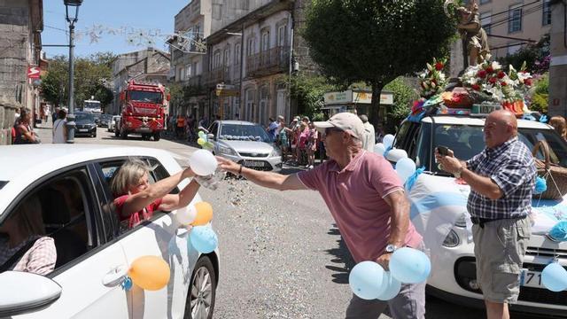 El convoy de San Cristóbal reúne a 150 vehículos en Gondomar | JOSE LORES