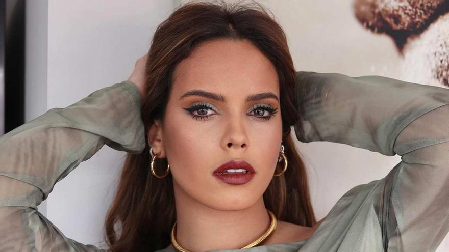 Gloria Camila se niega a posar junto a su pareja en la Feria de Abril