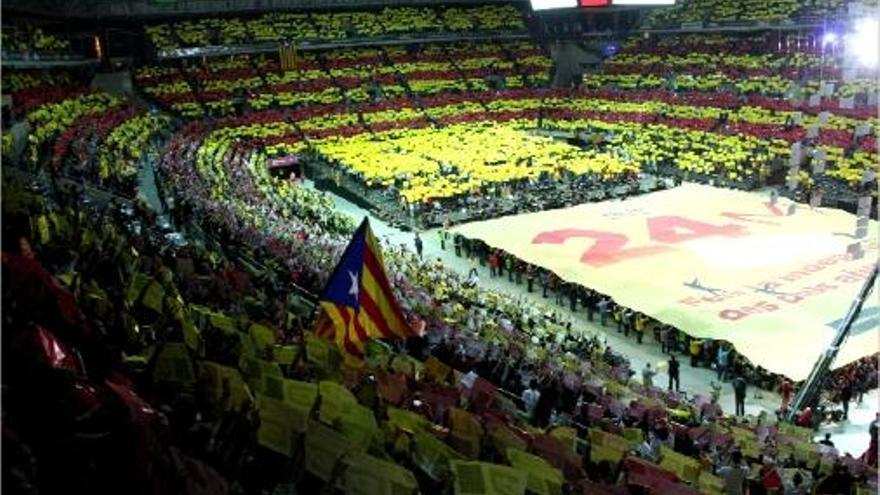 Un Palau Sant Jordi ple reivindica el caràcter plebiscitari de les municipals