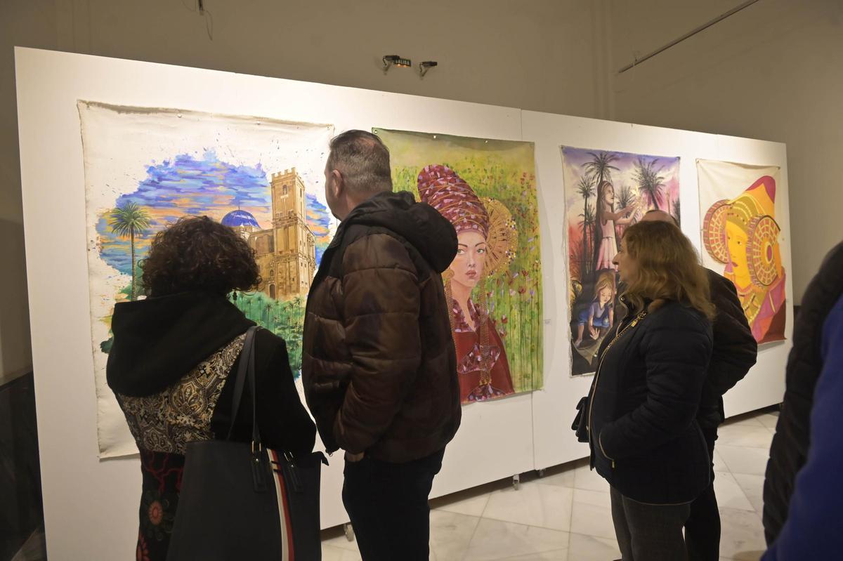 Inauguración en Elche de la exposición “Balconadas del tiempo: la Dama presente”