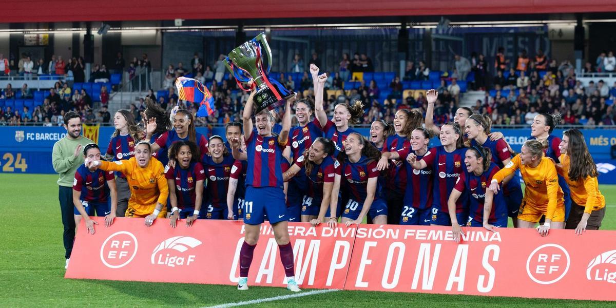 Así fue la entrega del trofeo de Liga F al FC Barcelona Así fue la entrega del trofeo de Liga F al FC Barcelona