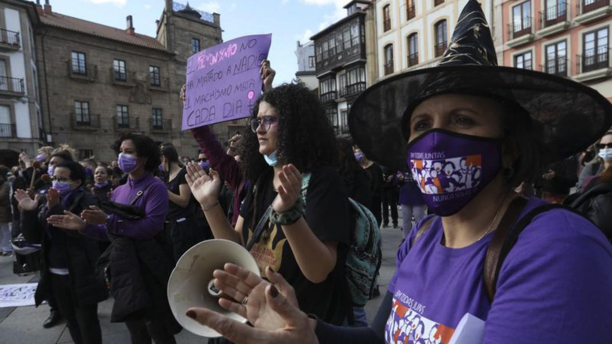 Ser madre es una lucha La Nueva España