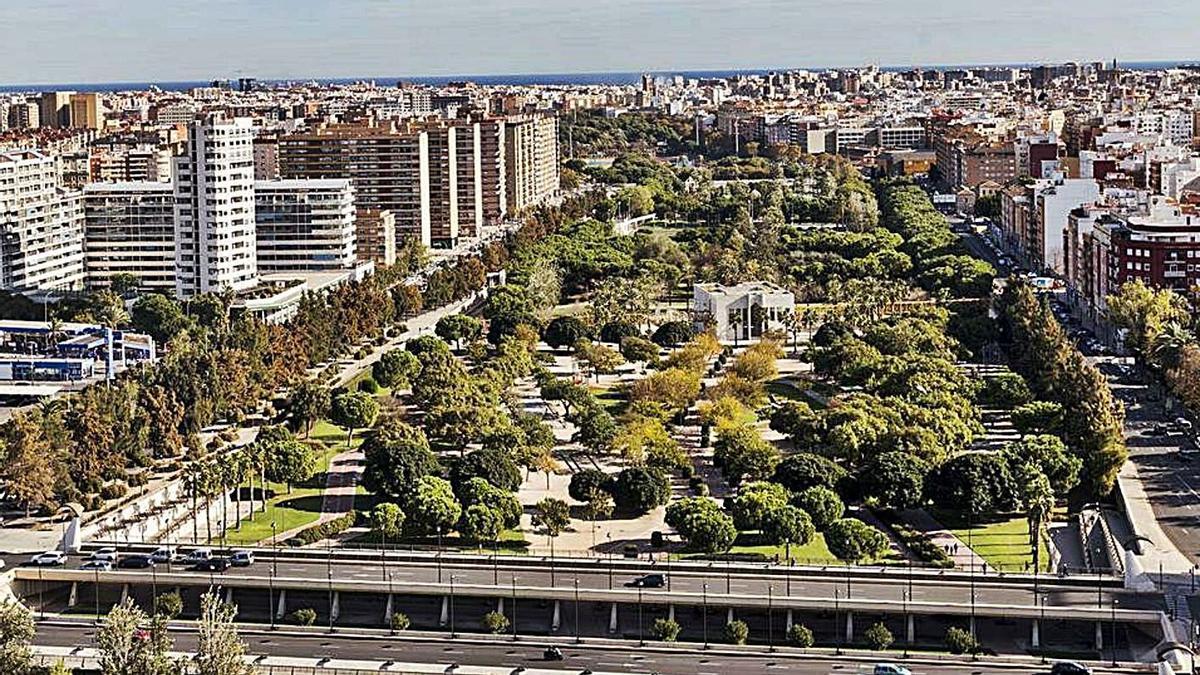 Vista general del antiguo cauce del río, que en la actualidad está seco.