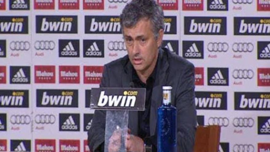 Mourinho: "Ganar con diez jugadores es una misión imposible"