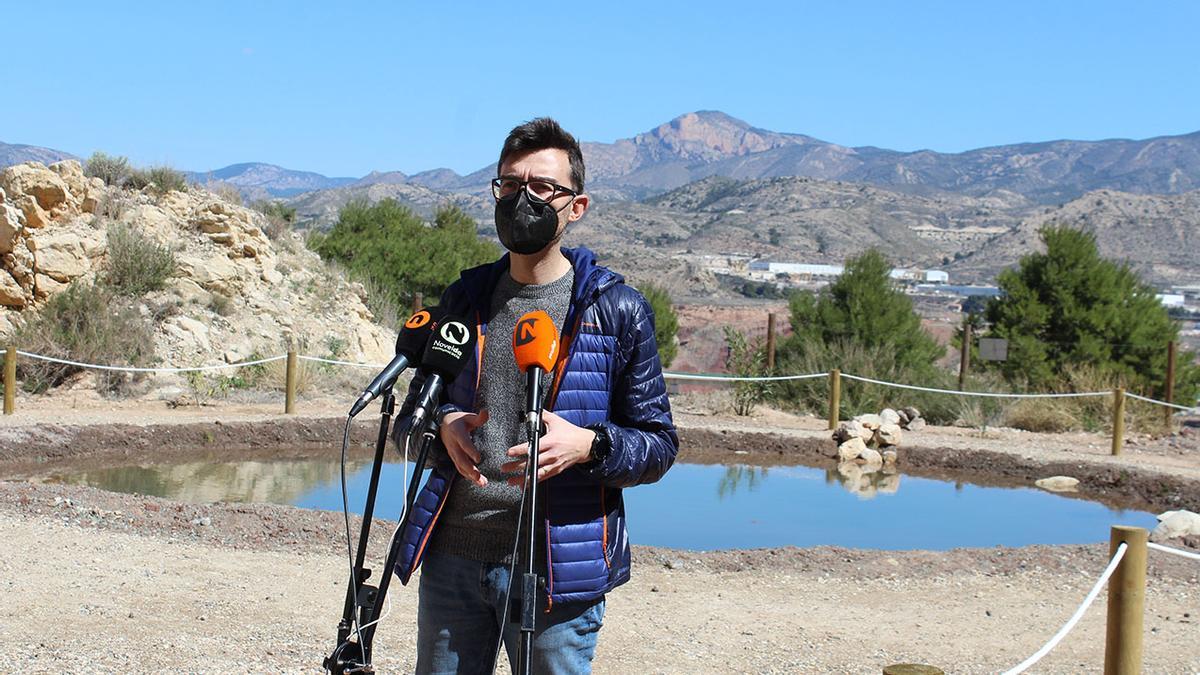 El alcalde Fran Martínez durante la presentación del proyecto medioambiental.