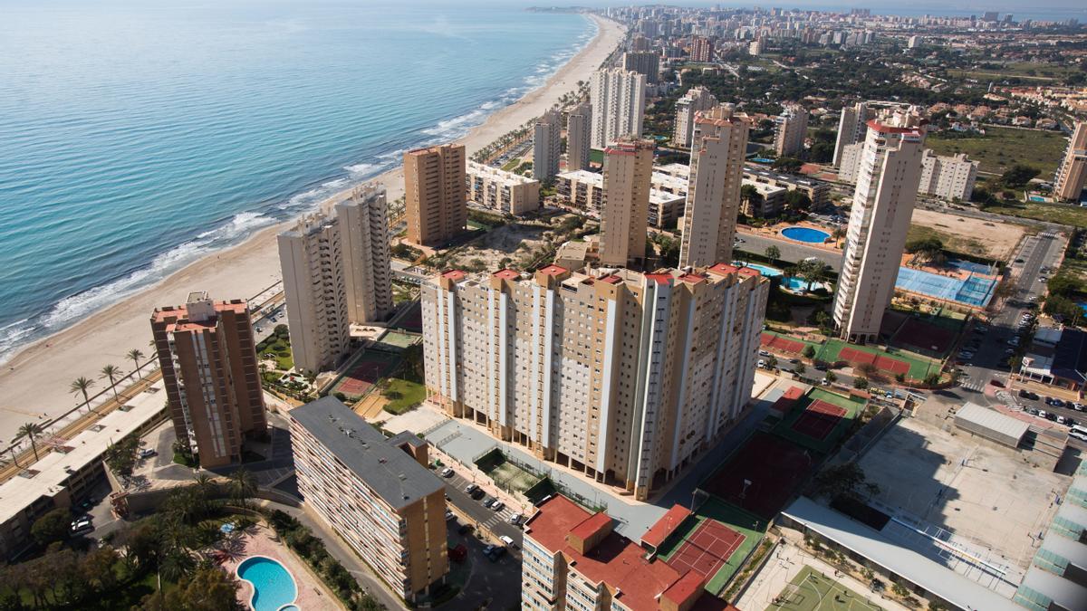 Vista aérea de varias urbanizaciones de la playa Muchavista.