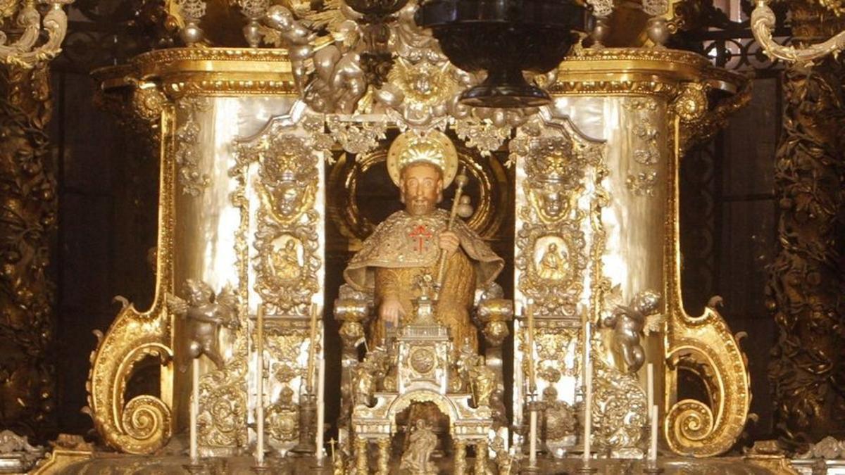 Imagen del apóstol Santiago el Mayor en el altar de la catedral de Santiago. / XOÁN ÁLVAREZ