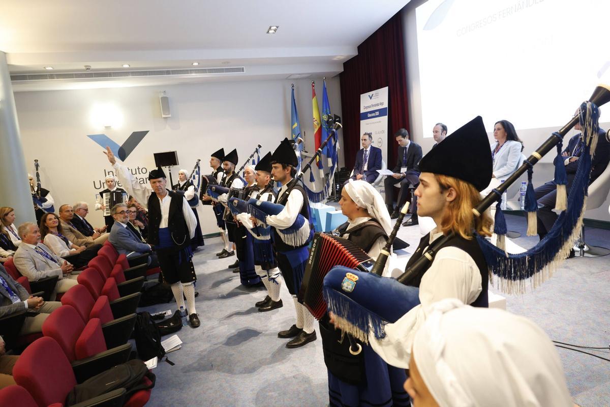 Gaitas en el Instituto Fernández-Vega.