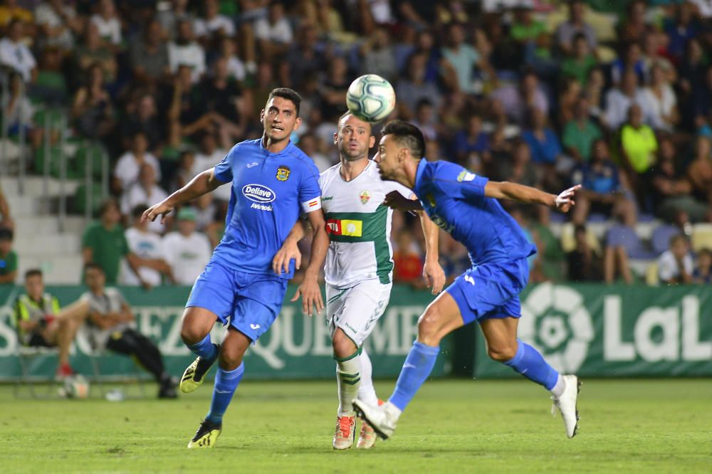 Partido de la primera jornada entre el Elche y el Fuenlabrada