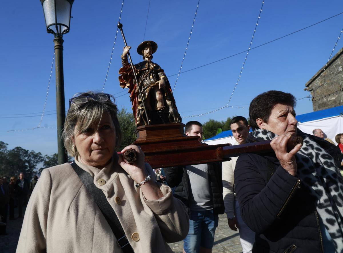 La pasión por la Candelaria ilumina Castrelos