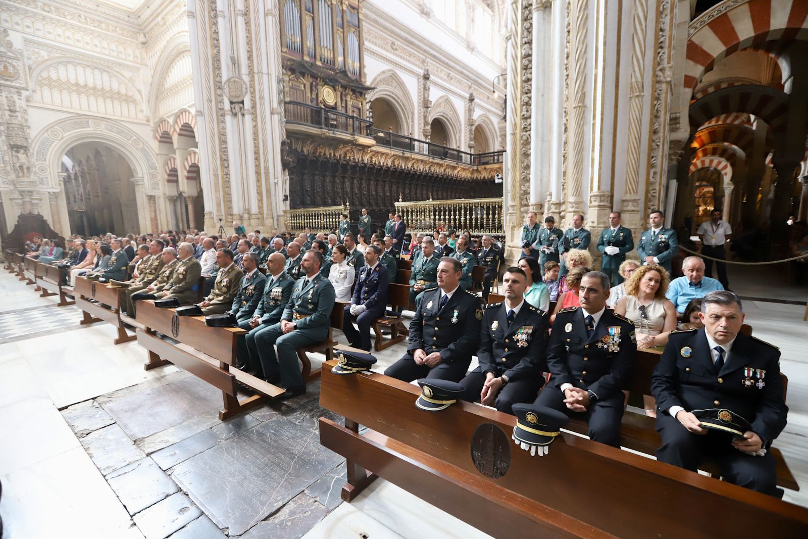 La Guardia Civil celebra con los cordobeses el Día del Pilar