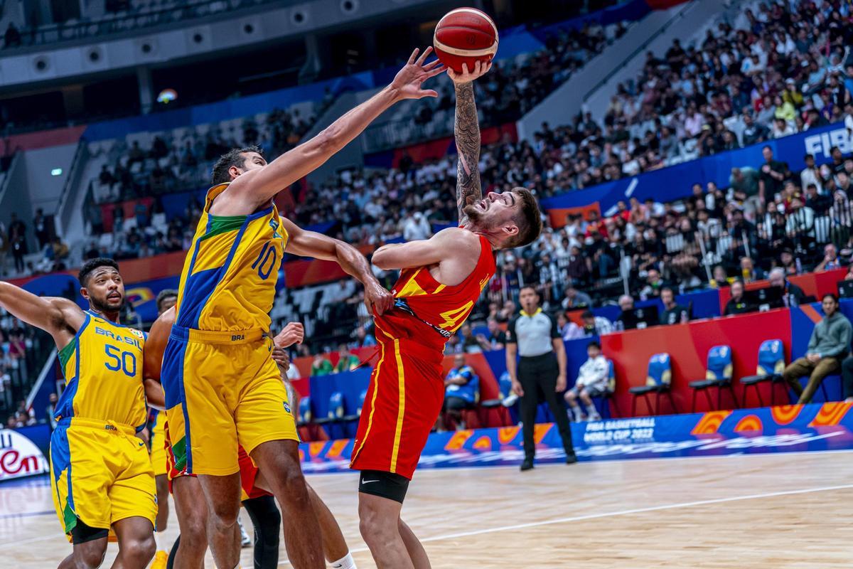 La selección española de baloncesto gana a Brasil en el Mundial de Baloncesto. La selección española de baloncesto gana a Brasil en el Mundial de Baloncesto.