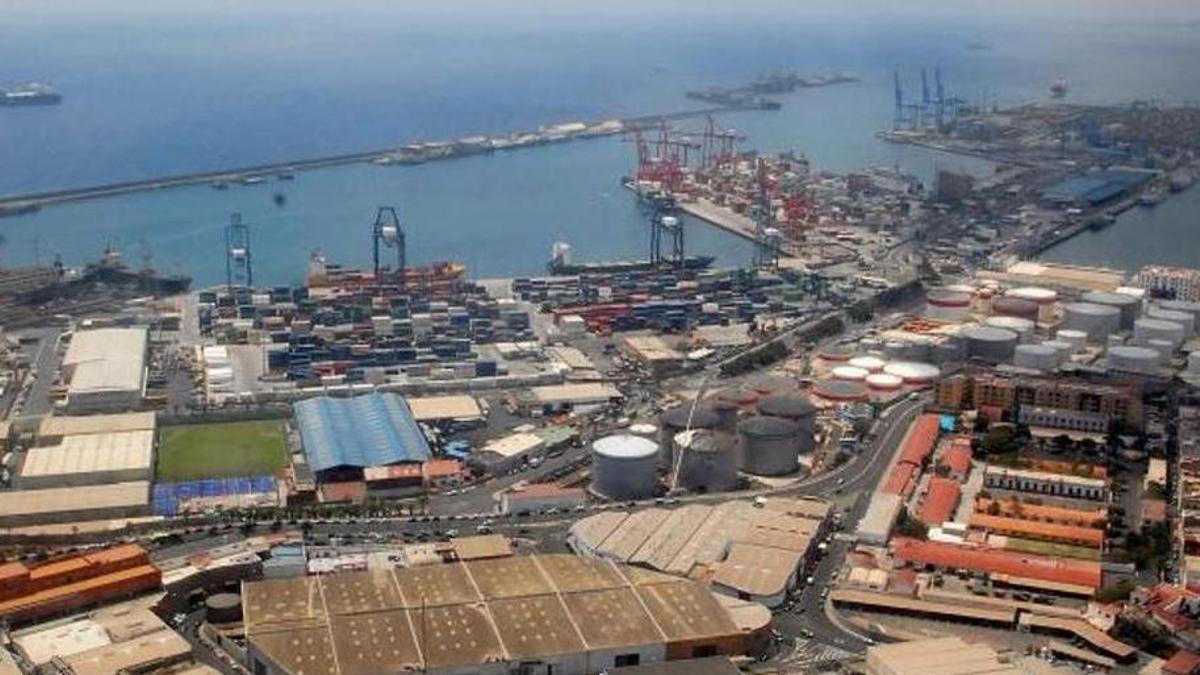 Rusia blanquea gasoil en España a través de Marruecos y Canarias