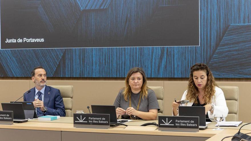 "Con la ampliación de los chiringuitos el Govern vuelve a supeditar el interés general al de unos pocos", denuncia la diputada del PSIB Mercedes Garrido