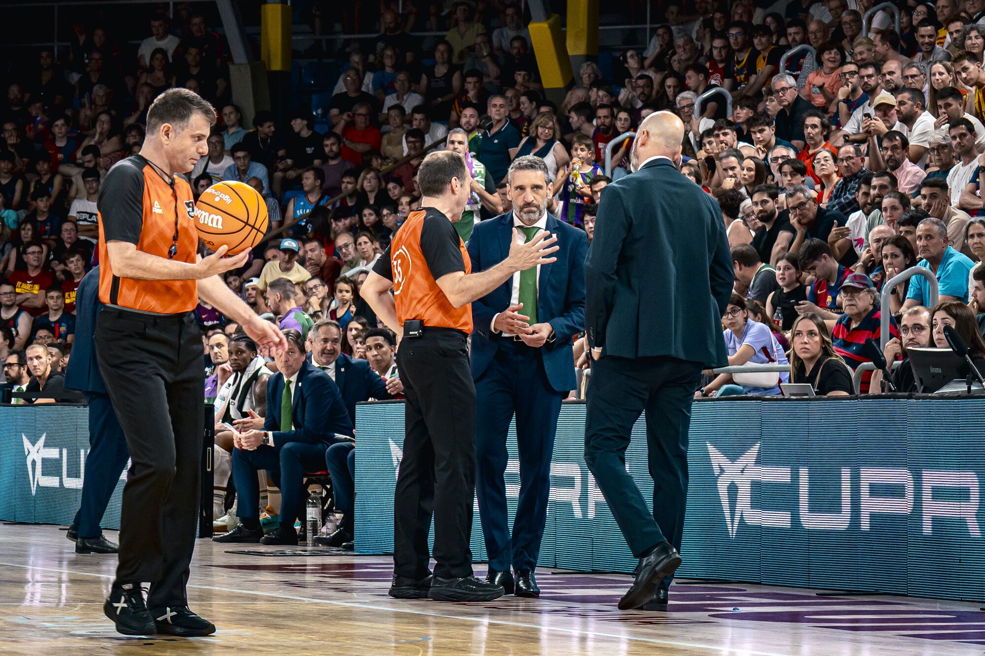 2º partido de los cuartos de final ACB | Barça - Unicaja