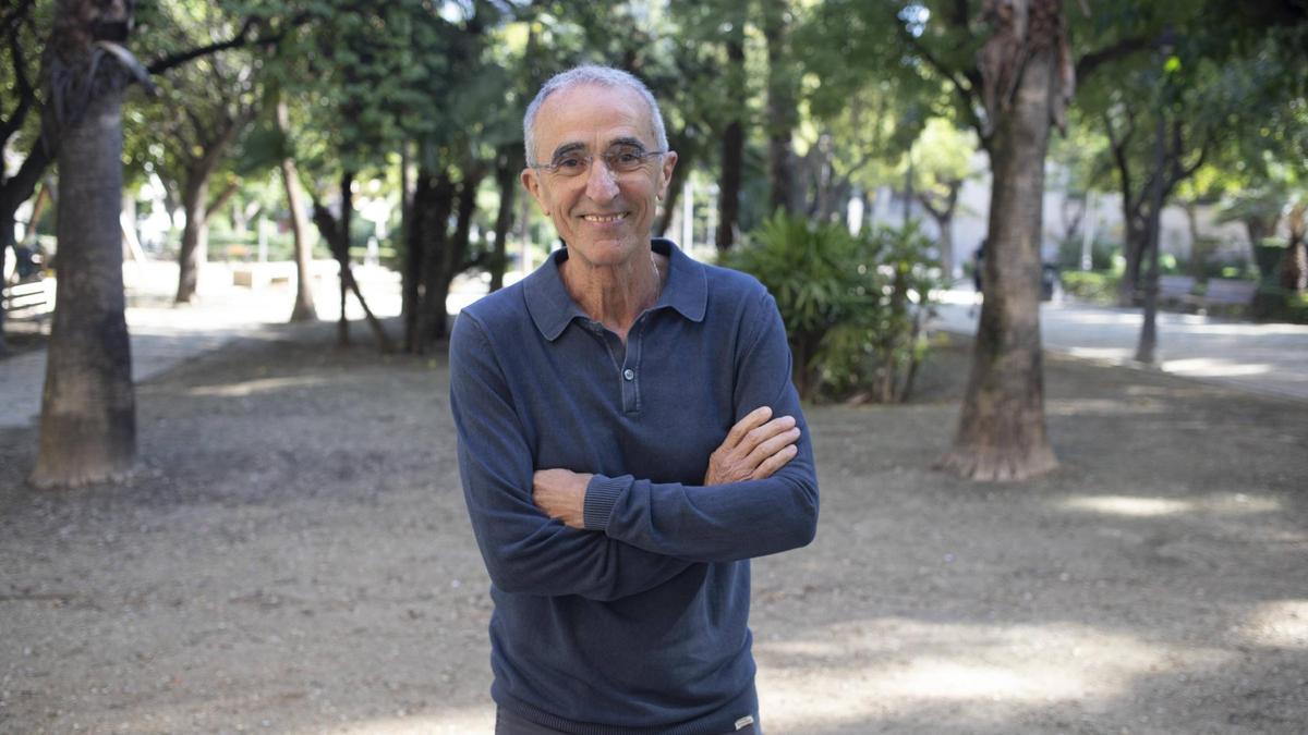 Manuel Hernández, médico jubilado y exjefe de la Unidad de Hospitalización a Domicilio (UHD) del área Xàtiva-Ontinyent.