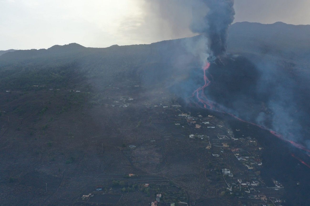 El avance de la lava del volcán de La Palma, a vista de pájaro en el décimo día de erupción