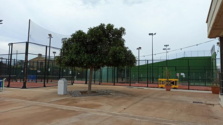 Benicàssim sumará una nueva pista de pádel en el polideportivo municipal