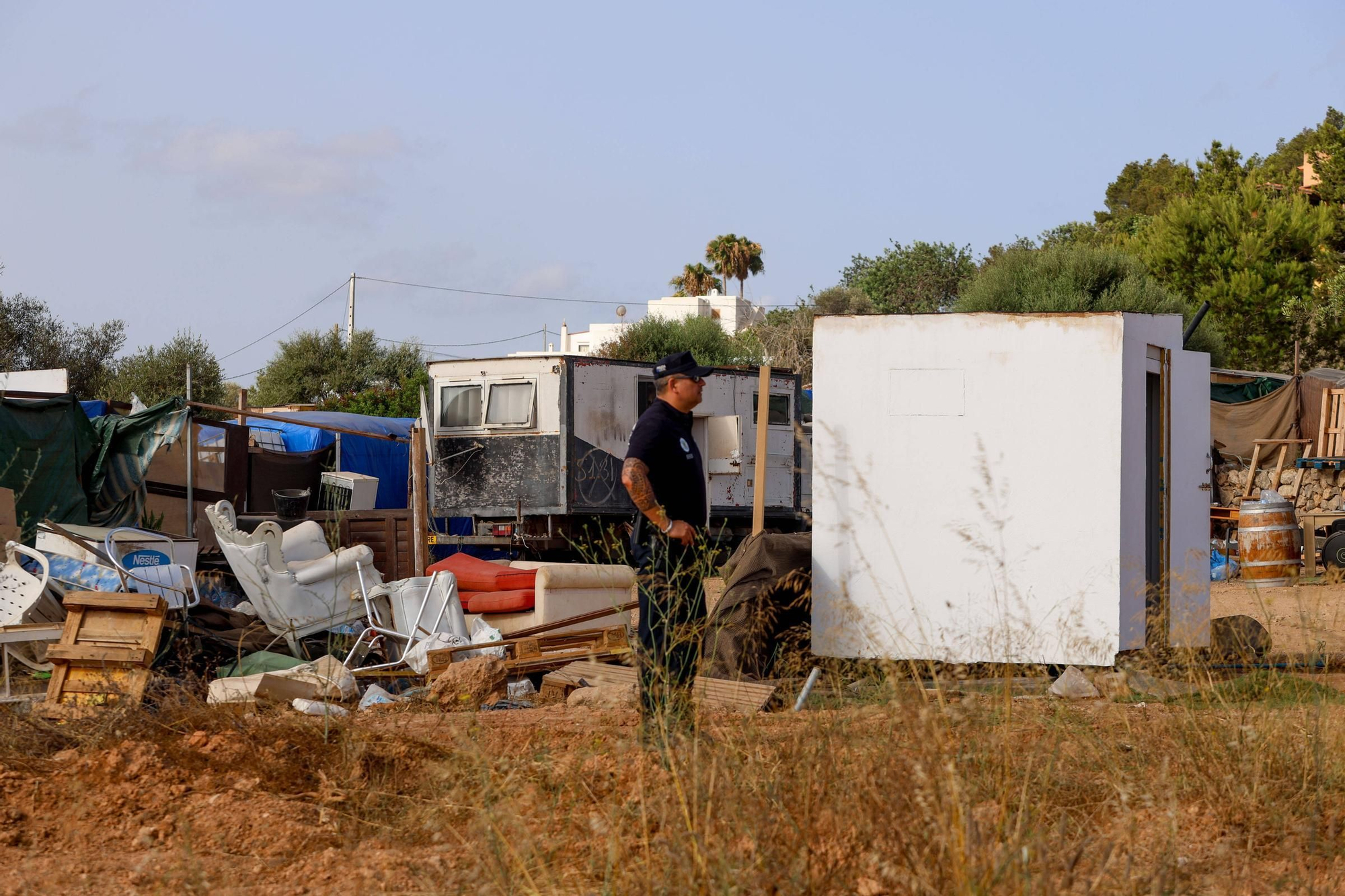Todas las imágenes del desalojo de Can Rova 2 en Ibiza