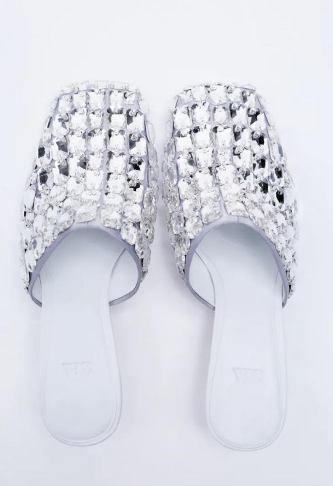 Zapatos tipo mule de tacón con piedras de Zara