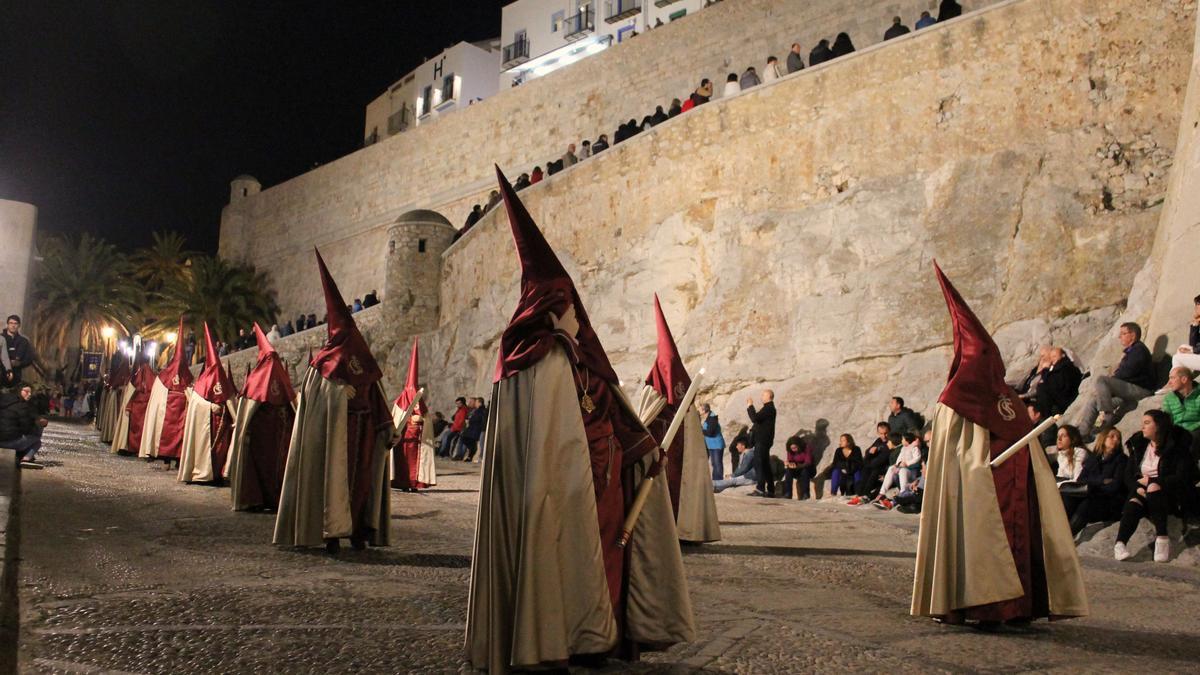 La popular y multitudinaria procesión de Jueves Santo transcurrirá por las calles de la ciudadela de Peñíscola