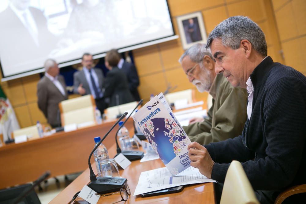 FUERTEVENTURA - El presidente del Cabildo de Fuerteventura, Marcial Morales, preside la reunión del Consejo Asesor de Radio ECCA - EN LA FOTO JAVIER GONZALEZ - 27-01-17