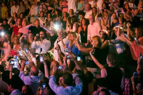 ctv-qvo-18082015-gonzalo-de-la-cierva-y-patricia-olmedilla-con-sandra-garcia-sanjuan-e-ignacio-maluquer-en-palco-presidencialconcierto-de-anastacia-en-starlite