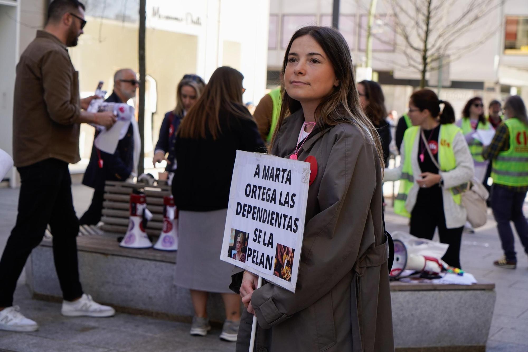 Más de 600 trabajadores de tiendas de Inditex protestan en A Coruña para exigir mejoras