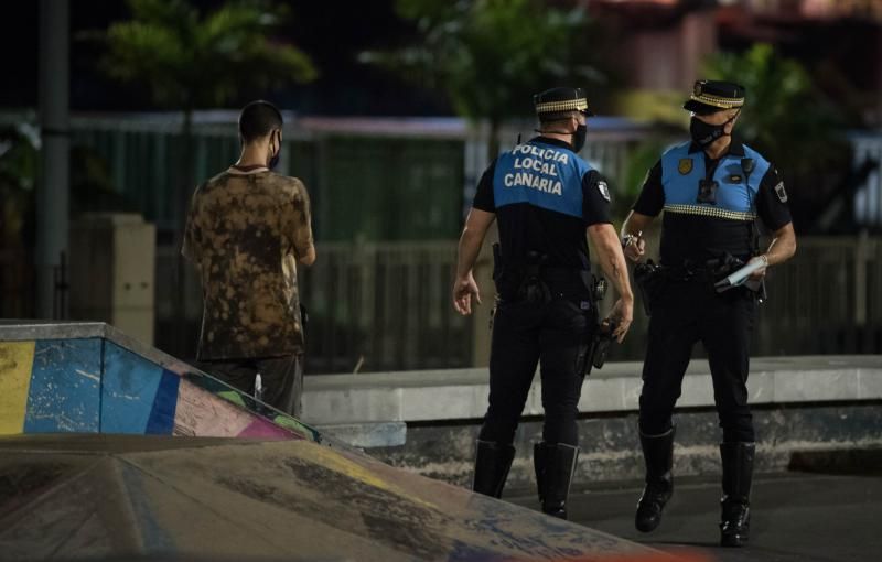 Santa Cruz de Tenerife cierra sus plazas y parques