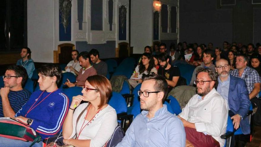 Participantes en los Encuentros de Cabueñes, ayer, en el Antiguo Instituto.