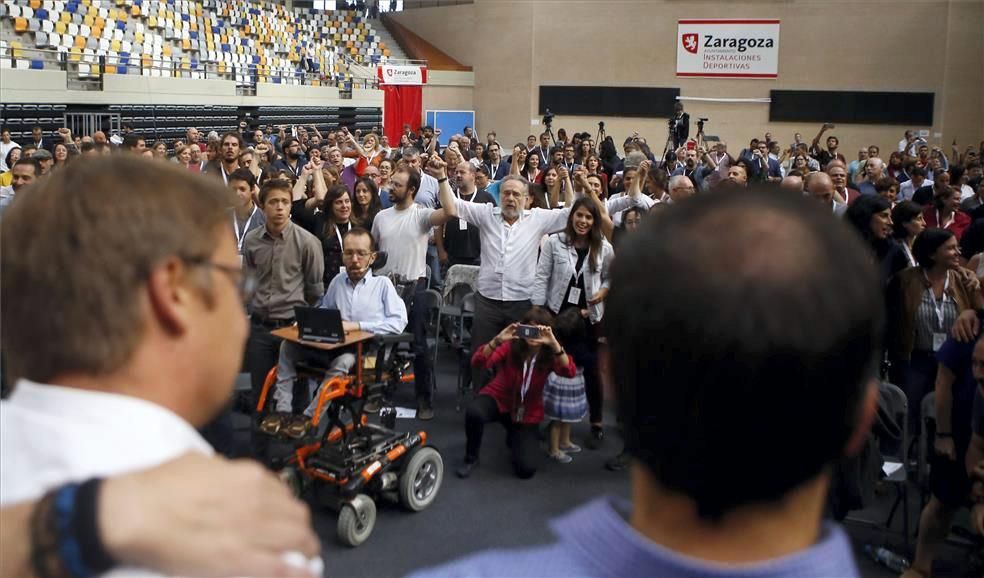 Fotogalería de la asamblea de Podemos sobre el referéndum de Cataluña