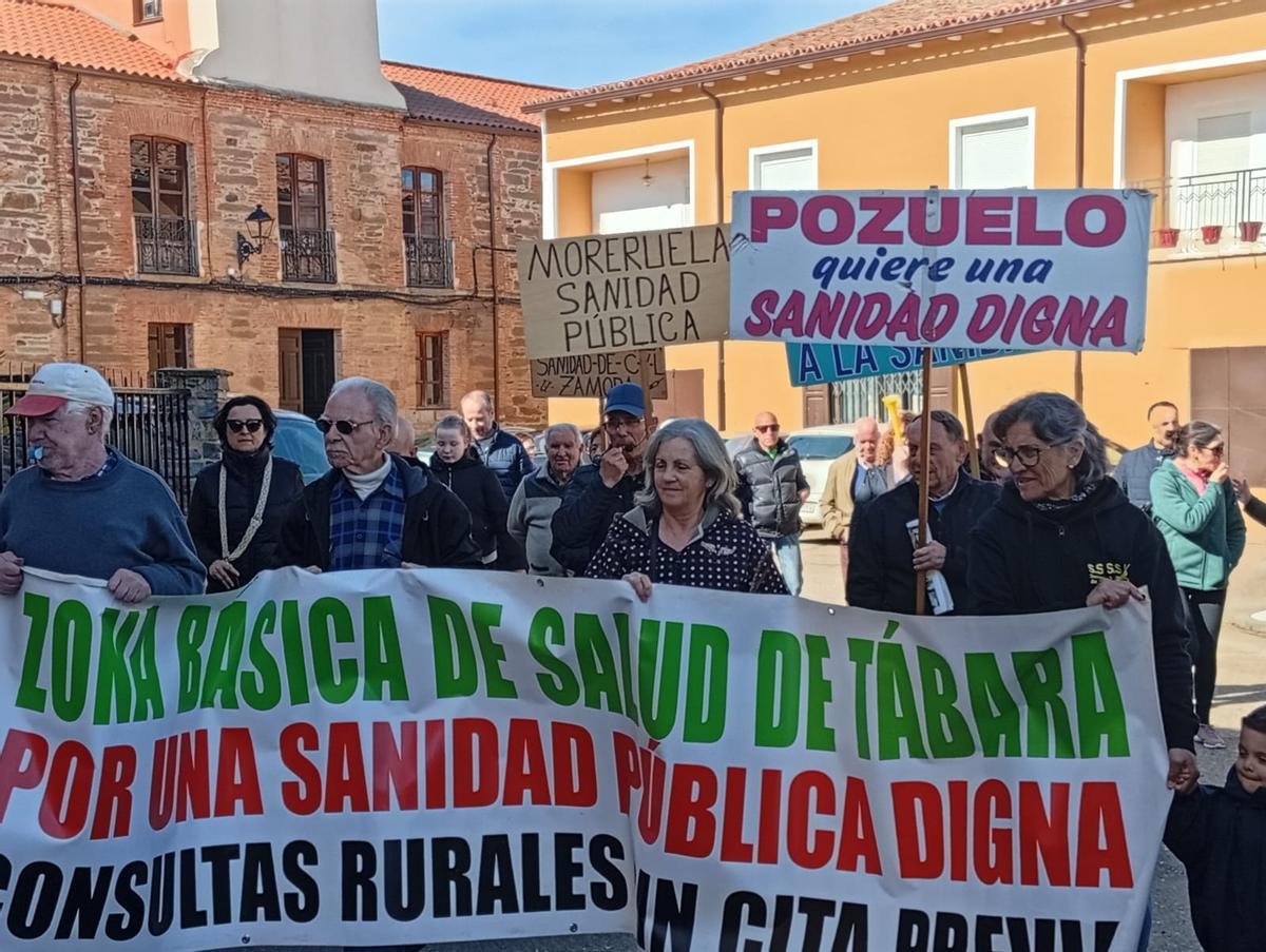 Concentración por la sanidad pública y de calidad en Tábara.