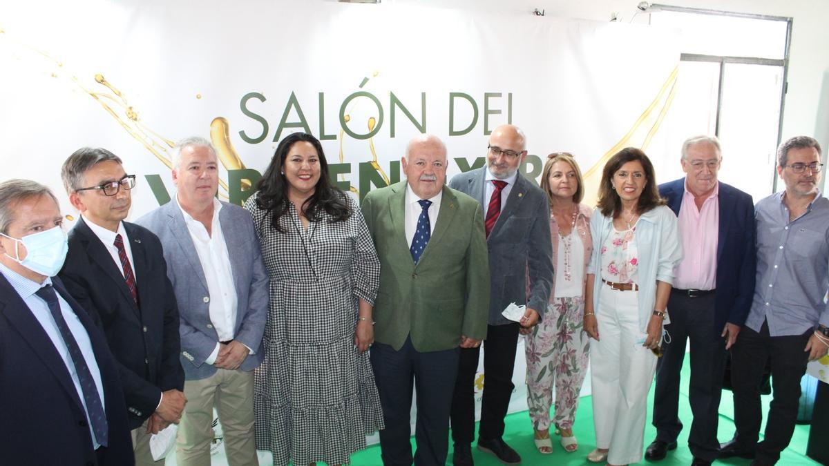 El consejero Jesús Aguirre ha visitado la Feria del Olivo.