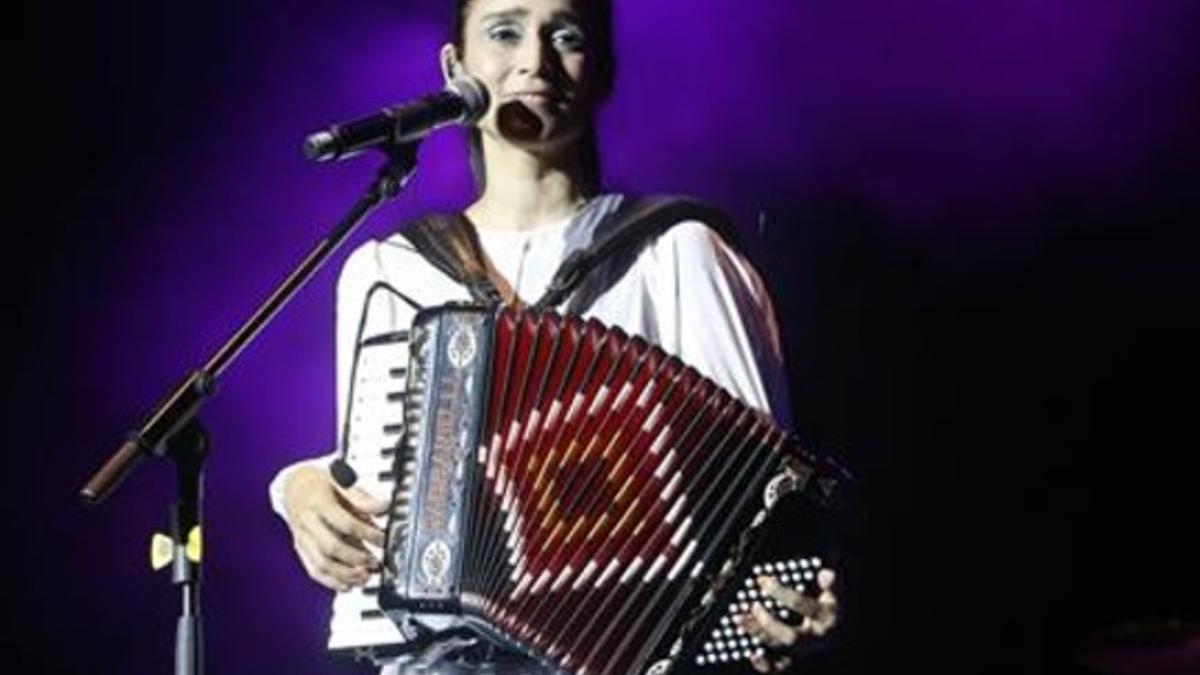 Julieta Venegas, durante el concierto que ofreció en Cap Roig.