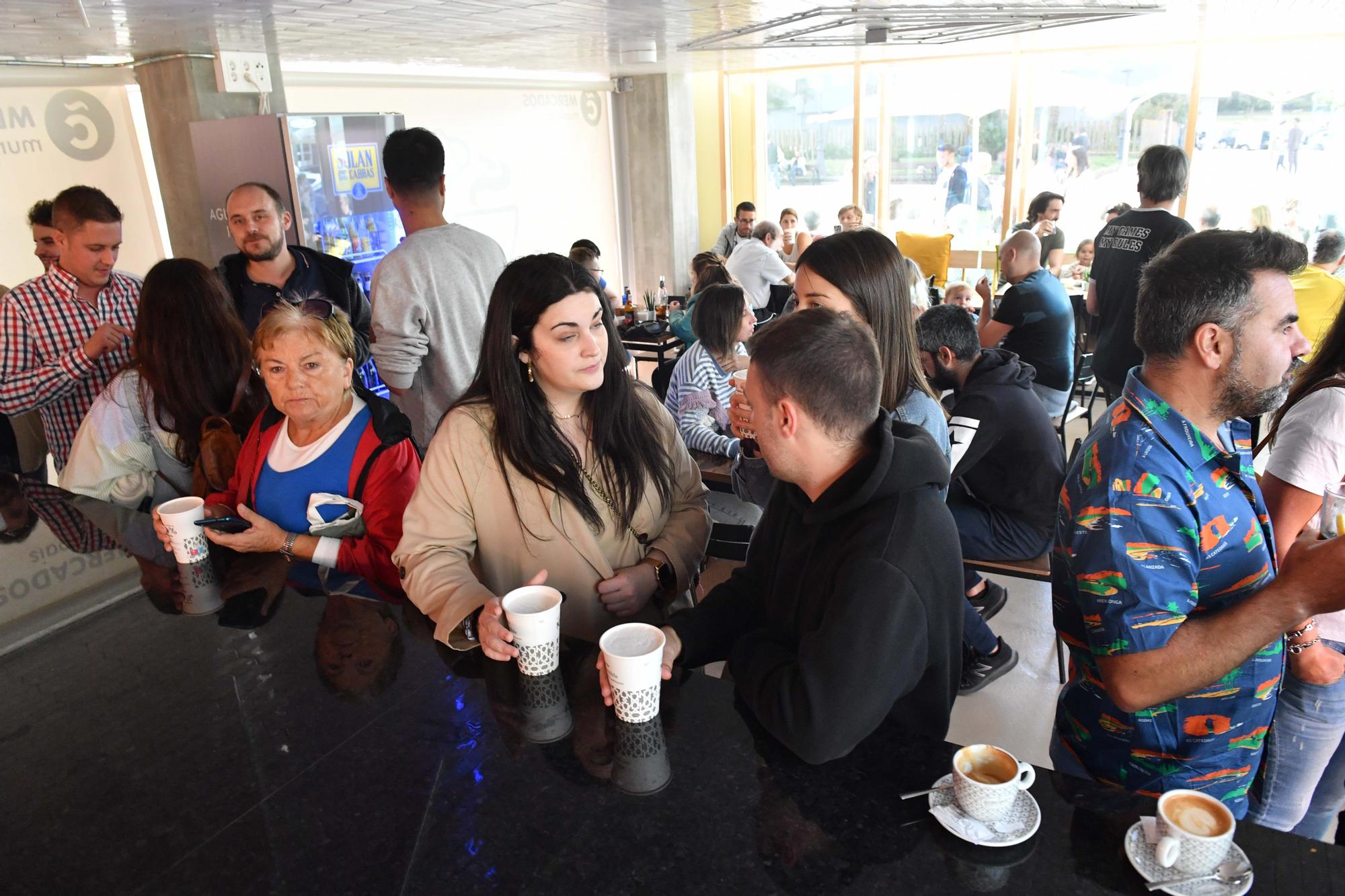 La cafetería del mercado de Adormideras revive como La Cantina después de llevar meses cerrada