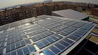 La metrópolis de Barcelona sixtuplicará la energía fotovoltaica en sus equipamientos municipales