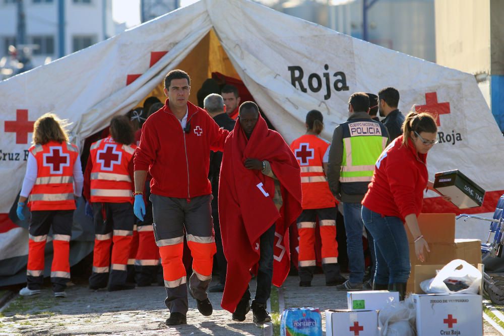 Llegan al puerto de Málaga 52 inmigrantes rescatados