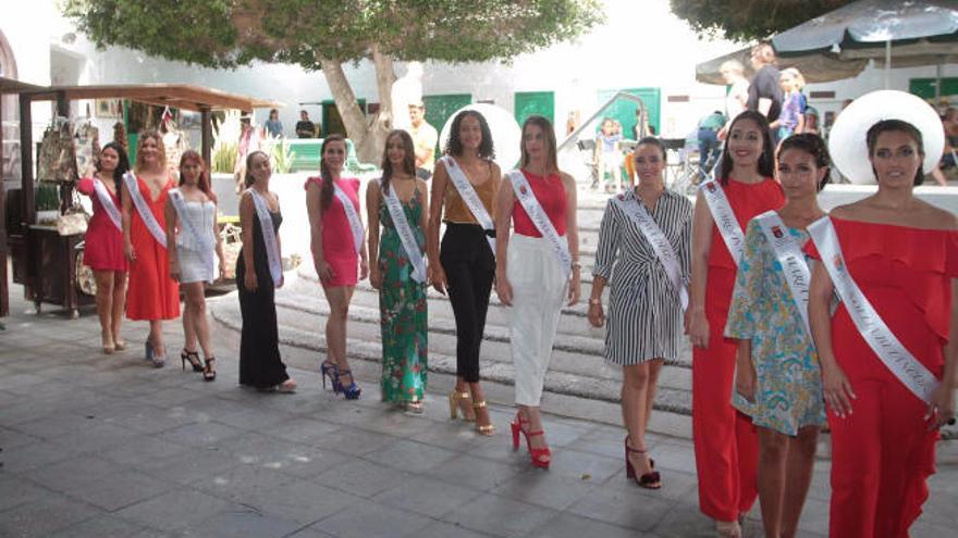 El director de la Gala de belleza es este año Orlando Callero, un joven de la Isla que ha introducido algunas novedades en la puesta en escena del certamen que se celebrará este sábado en el escenario de El Charco de San Ginés, a partir de las 21:00 horas.