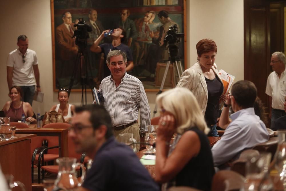 Pleno municipal en el Ayuntamiento de Avilés