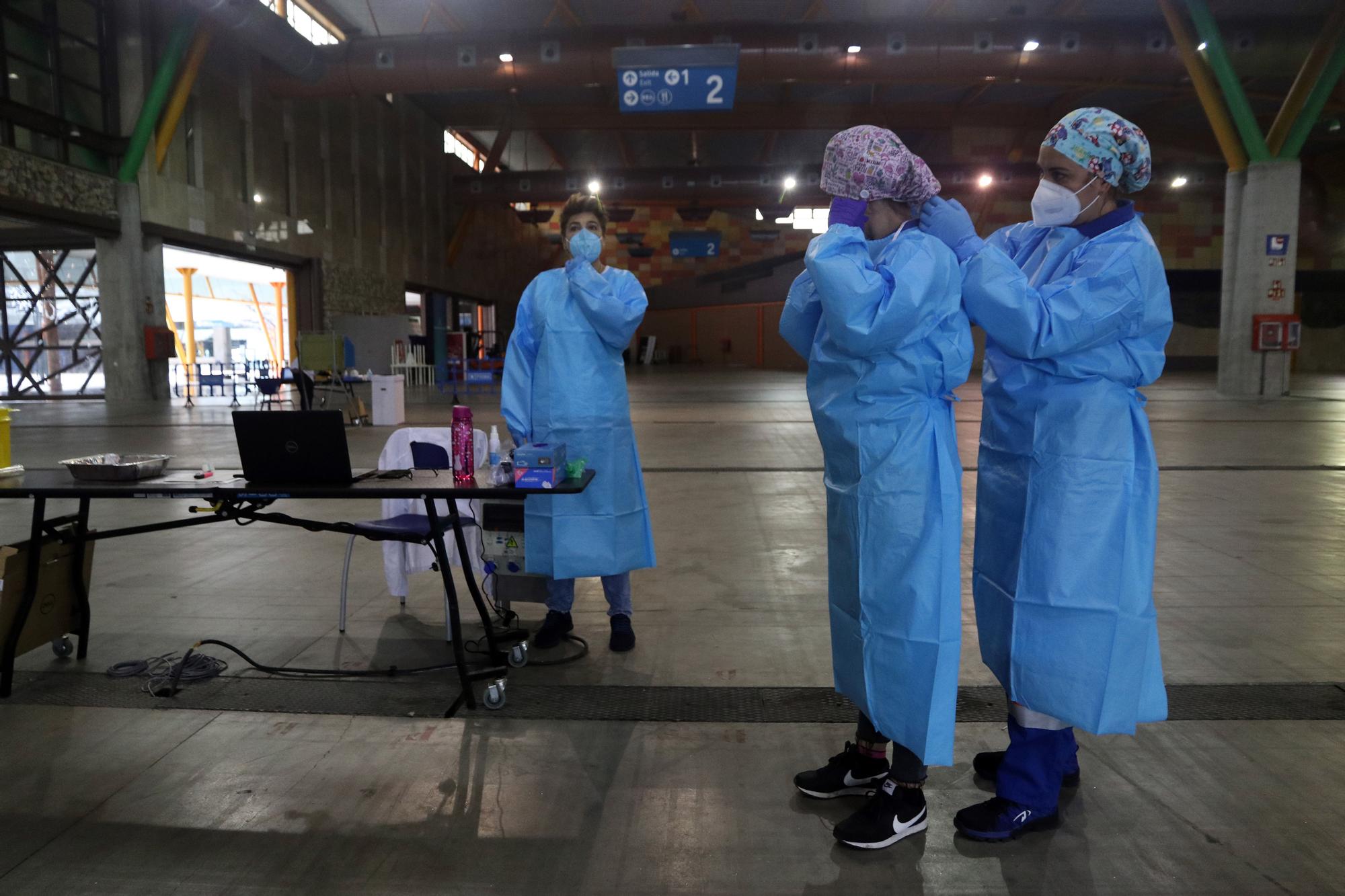 Vacunación masiva a profesores en el Palacio de Ferias y Congresos