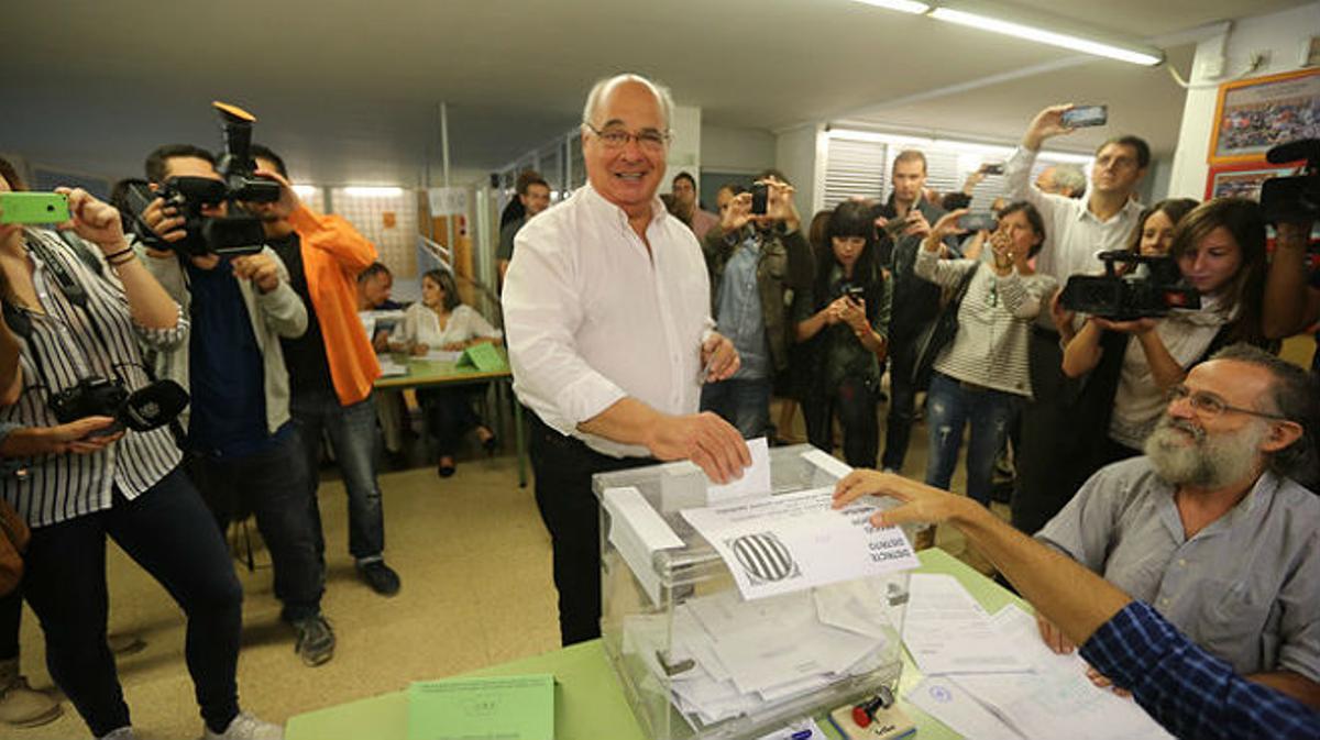 El candidat de Catalunya Sí que es Pot, Lluís Rabell, en declaracions després de la seva votació el 27-S.