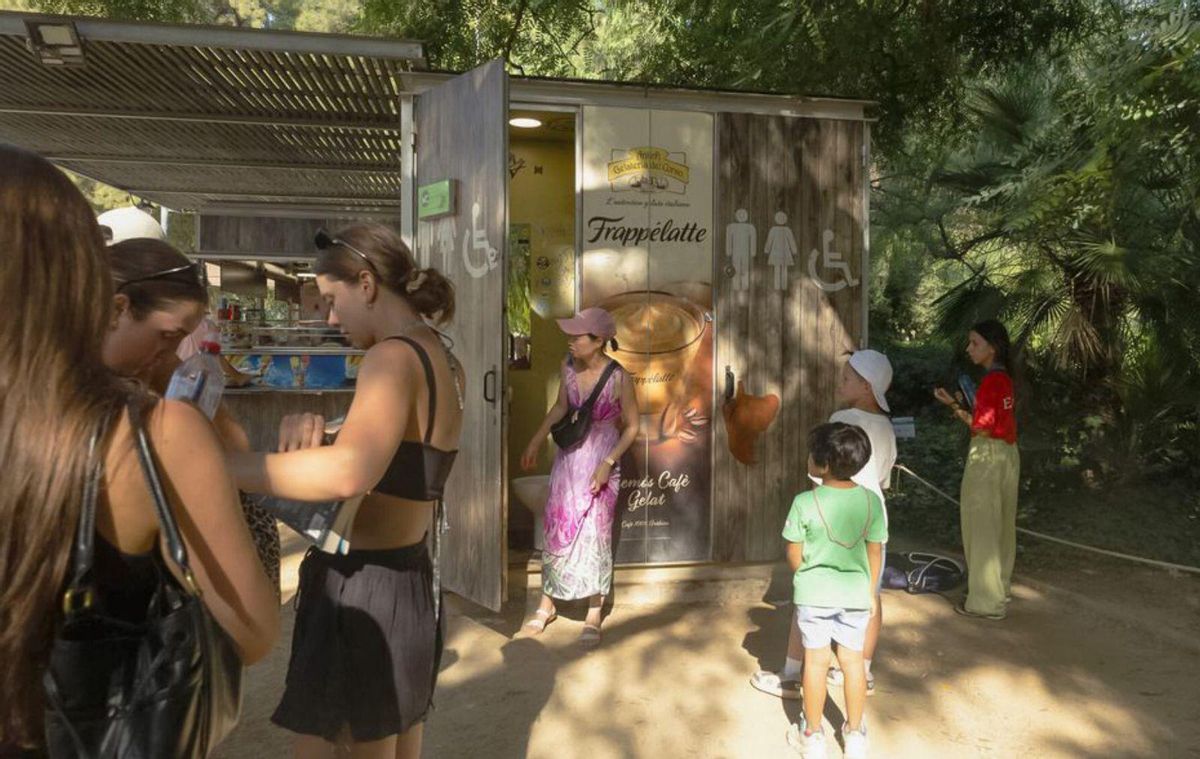 La Ciutadella té només uns lavabos per a set milions de visitants La Ciutadella té només uns lavabos per a set milions de visitants
