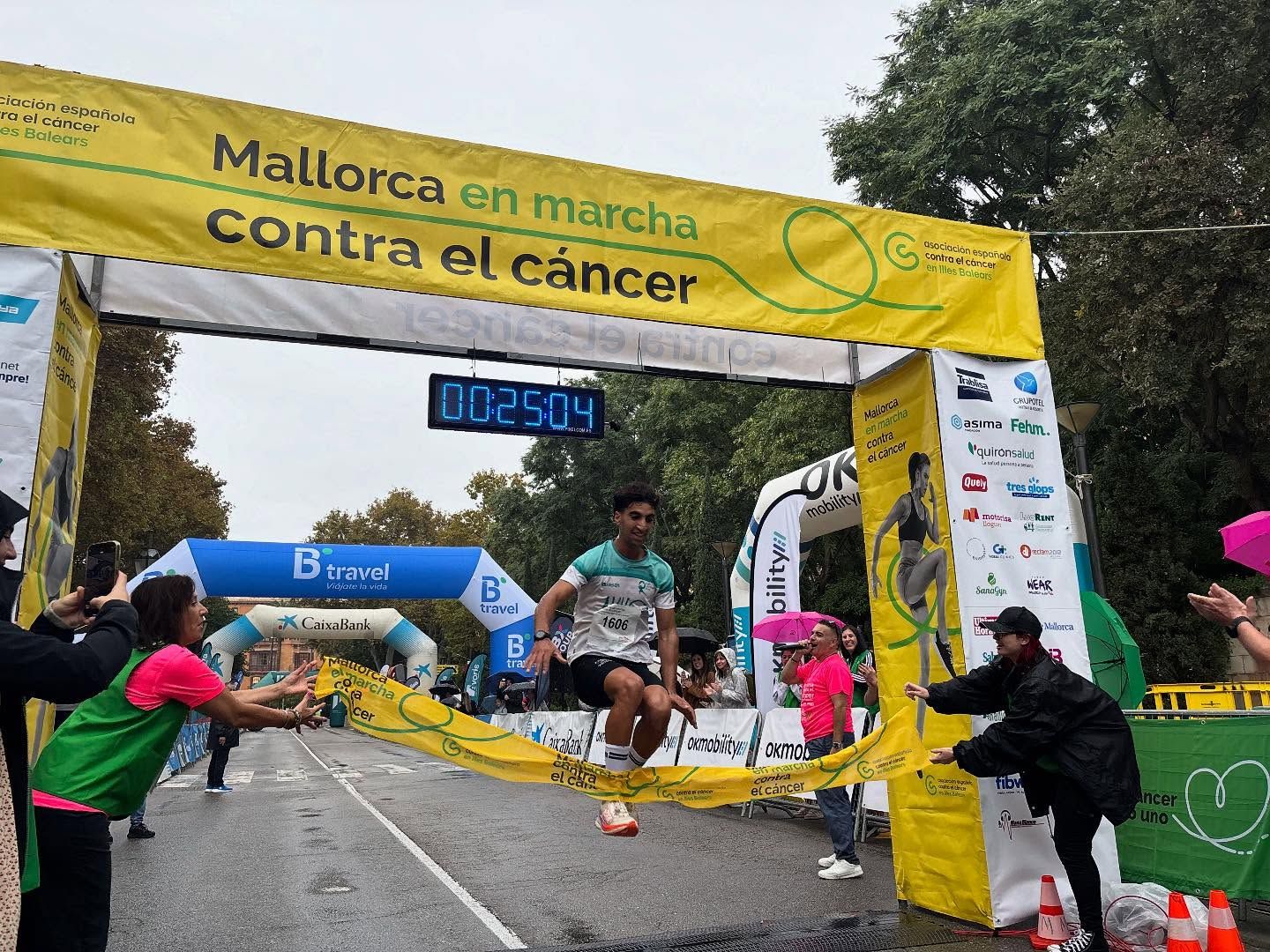 Búscate en la X edición de la carrera popular 'Mallorca En Marcha Contra el Cáncer' celebrada en Palma