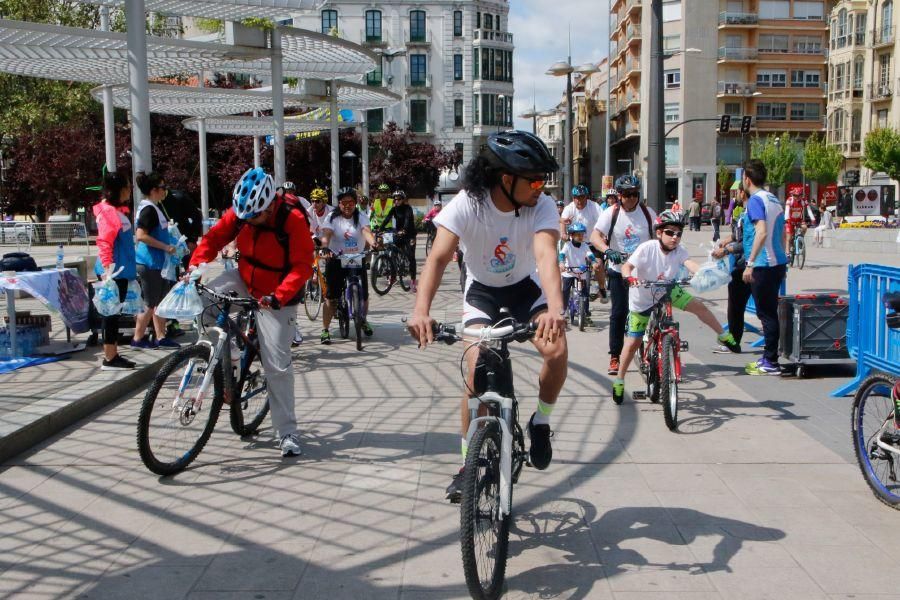 Más de 300 ciclistas disfrutaron del Decabike.