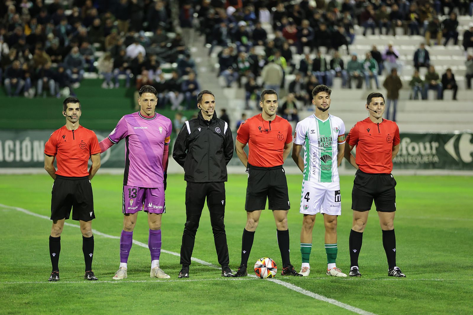 Antequera-Córdoba CF: las imágenes del partido en El Maulí