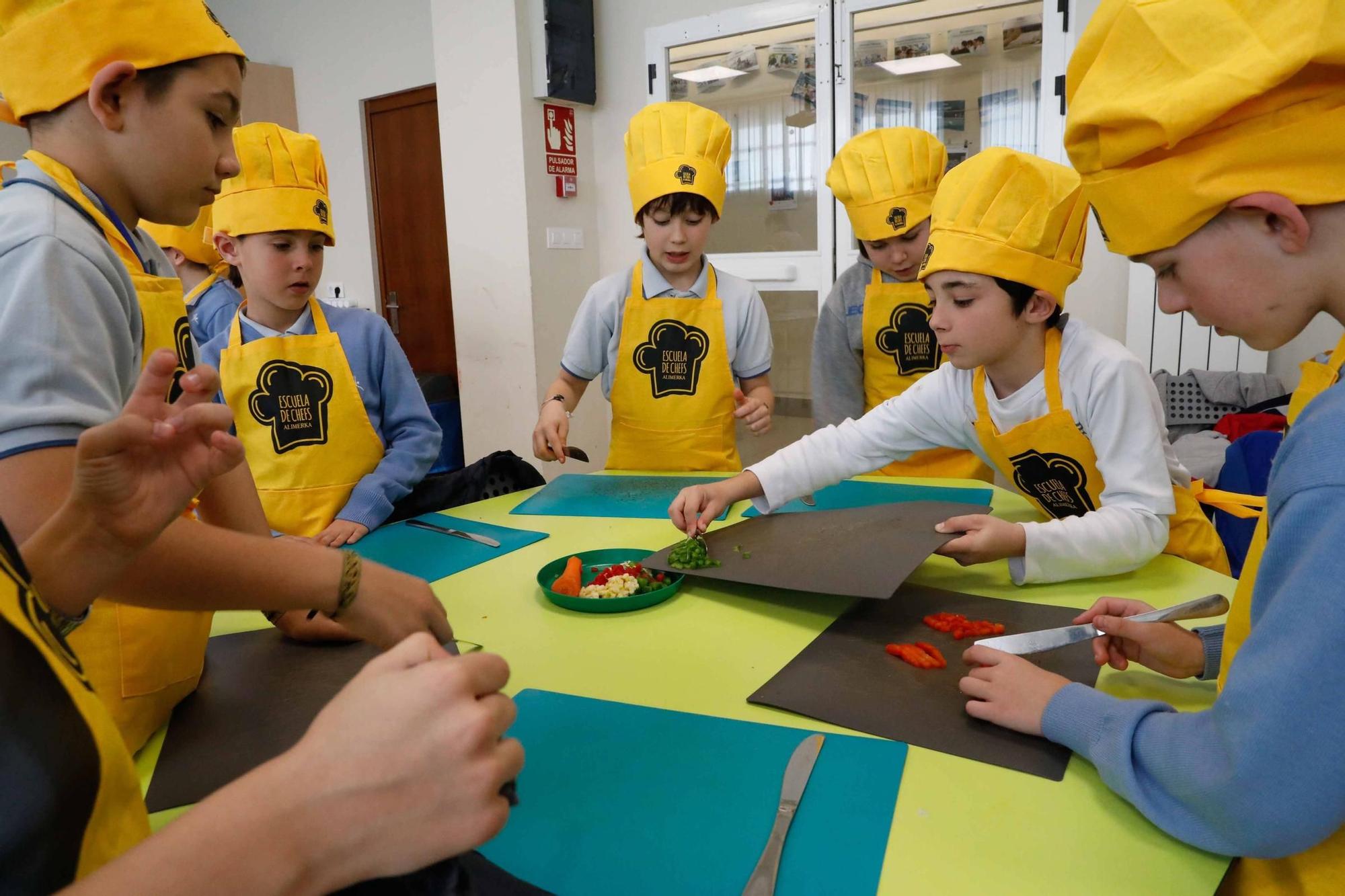 EN IMÁGENES: Cocina menuda en el San Fernando: así se han convertido los alumnos en auténticos "Master Chefs"