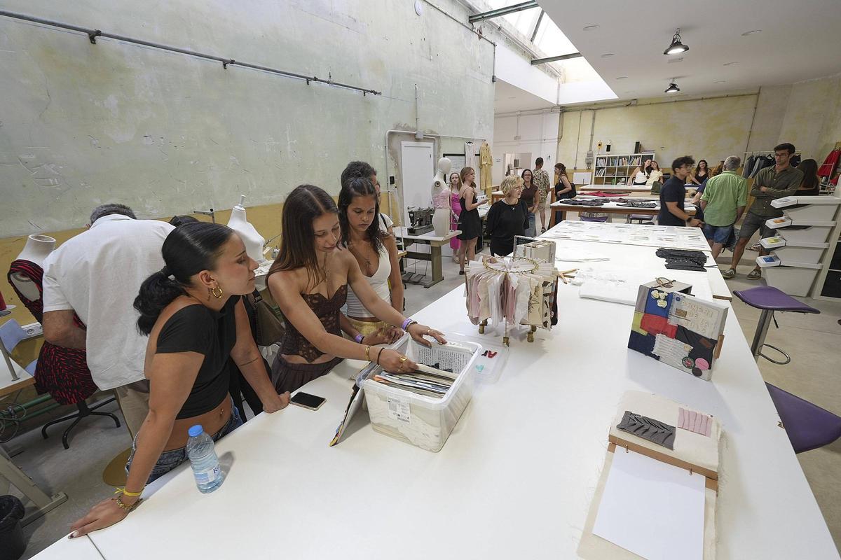 Les imatges de la mostra de fi de curs de Qstura