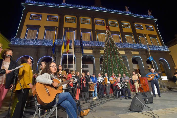 Encendido navideño de la ciudad, en la Plaza de ...