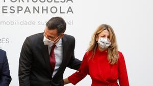 El presidente del Gobierno, Pedro Sánchez, y la vicepresidenta segunda, Yolanda Díaz