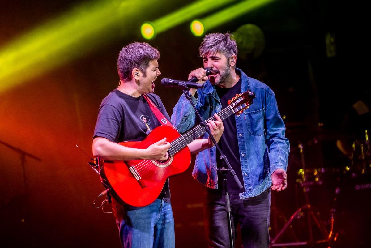 Los hermanos Muñoz en un momento de su actuación en Lanuza.